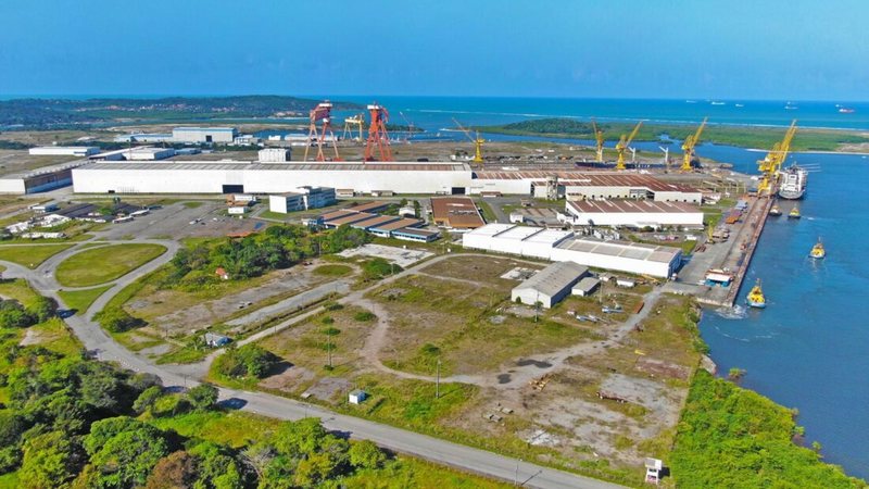 Chegada dos equipamentos da APM Terminals movimenta economia e política nesta segunda