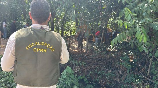 Imagem CPRH realiza nova ação contra construções irregulares na Mata do Frio, em Paulista