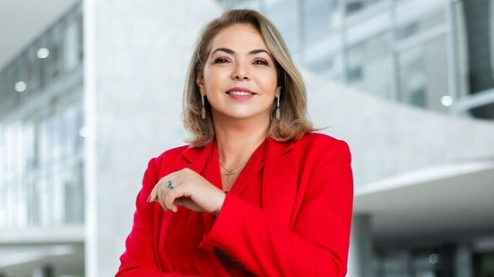 Imagem Liana Cirne assume liderança da bancada do PT na Câmara do Recife