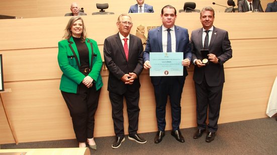 Homenageados com a medalha professora Fátima Oliveira