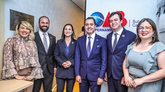 A entrega do equipamento contou com a presença do presidente da Subseção Caruaru, Ranieri Coelho, e de membros da Diretoria da Seccional. - Foto: Vivian Ramos/OAB-PE