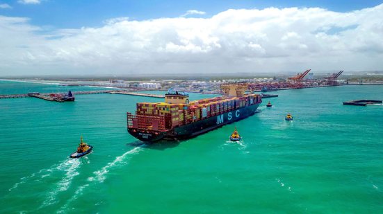 Entre os projetos mais urgentes está a construção dos Cais 6 e 7, além da modernização dos píeres de líquidos. As obras também preparam o complexo para absorver o aumento da produção da Refinaria Abreu e Lima da Petrobras. - Foto: Divulgação