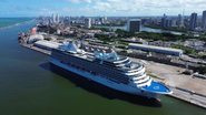 O Porto do Recife iniciou a temporada em 6 de outubro, com a chegada do navio Scenic Eclipse. - Foto: Pedro Corrêa