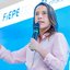 Raquel Lyra fala em microfone, ao fundo telão mostra a logo da fiepe