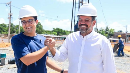 Imagem Felipe Cury e Victor Marques fazem vistoria em obras do conjunto Comunidade do Bem