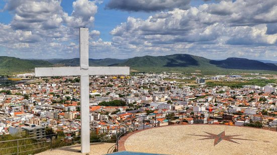 Cidade de Arcoverde vista de cima, de um cruzeiro.