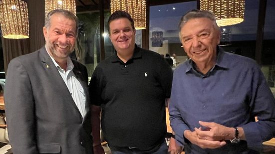 Imagem Carlos Lupi assume PDT-PE provisoriamente e confirma que Zé Queiroz retomará comando