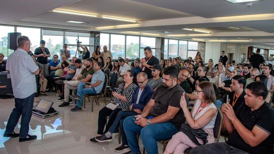 Foram citadas a reestruturação das Cozinhas Comunitárias e as melhorias na rede municipal de ensino, incluindo a valorização profissional e o aporte nutricional na merenda escolar. - Foto: Divulgação