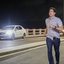 João Campos corre na ponte que já tem carros passando