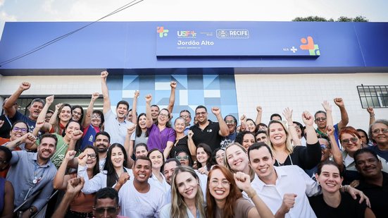 João Campos e multidão usf mais