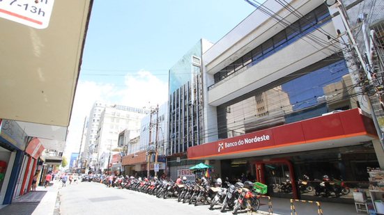 Fachada do Banco do Nordeste no Recife, no bairro da Boa Vista.