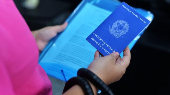 Pernambuco lidera geração de empregos formais no Nordeste\u003B Recife é quase metade dos índices