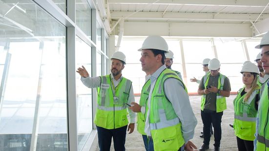 Sílvio Costa Filho, no evento da Aena
					
					
					Divulgação