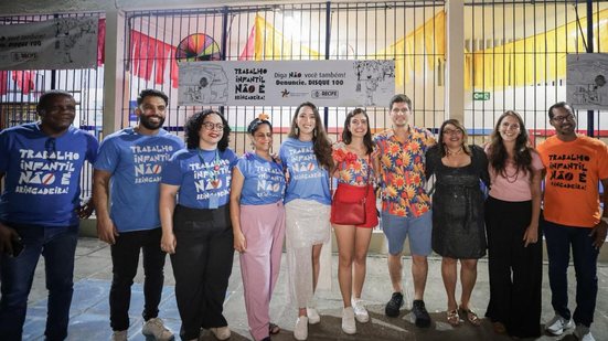 João Campos e Tabata Amaral foram visitar centro de combate ao trabalho infantil no Carnaval
					
					
					Edson Holanda/PCR