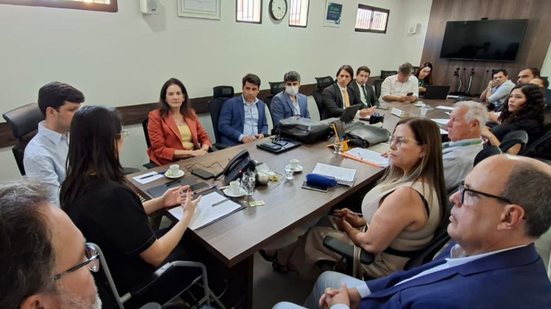 O objetivo é avançar na construção de soluções institucionais que assegurem os direitos dos pacientes e estabeleçam limites claros à atuação das operadoras frente às prerrogativas dos profissionais de medicina. - Foto: Divulgação