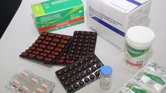 Pessoas que vivem com HIV têm quase 24 vezes mais chance de desenvolver tuberculose
					
					
					Divulgação / SES-RS