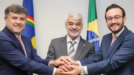 Imagem Humberto Costa avalia diálogo entre João Campos e Eduardo da Fonte: “razoável buscar uma composição ao centro”