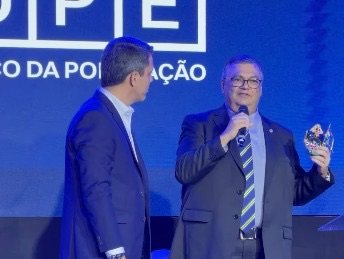 Flávio Dino, no Congresso na Amupe