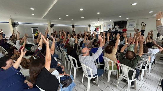 A categoria cobra devolução da paridade e revisão do teto constitucional.