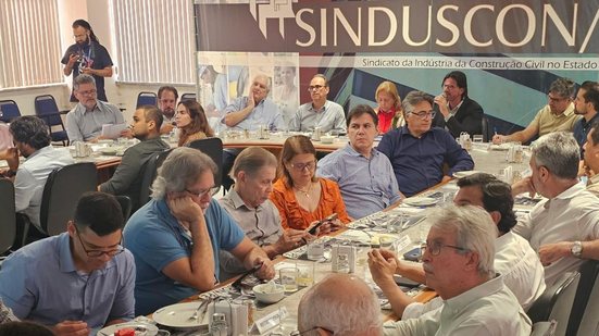 Em diálogo com o Sindicato da Indústria da Construção de Pernambuco, presidente do DER-PE apresenta resultados.
					
					
					Foto: Divulgação/SindusconPE