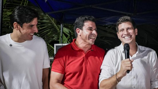 João Campos volta ao interior de olho em furar bolha da RMR e confrontar narrativa de Raquel