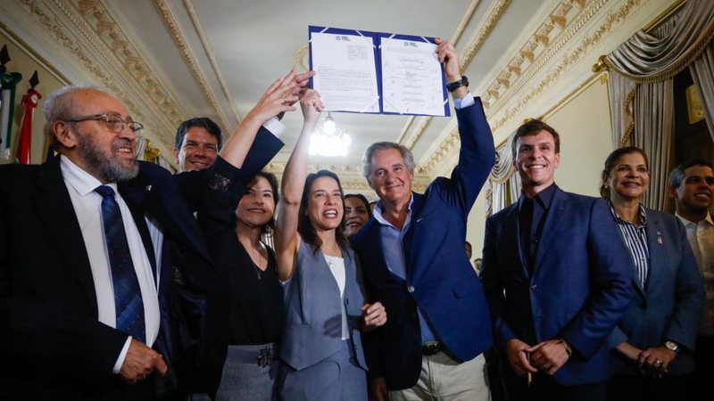 Raquel Lyra assina concessão parcial da Compesa com previsão de R$ 17,4 bilhões em investimentos