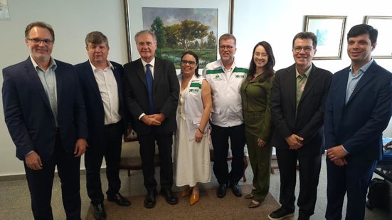A comitiva pernambucana, liderada pela presidente Carol Tabosa, contou com a presença do secretário-geral Marcílio Oliveira e dos diretores Robson Miranda, Rodrigo Rosas e Tadeu Calheiros.
					
					
					Foto: Divulgação