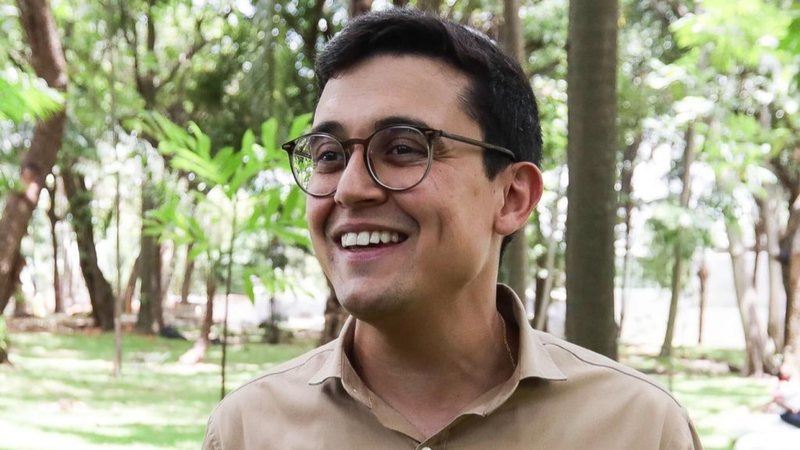 “Recife não dará um passo atrás sequer”, afirma Victor Marques na posse como prefeito