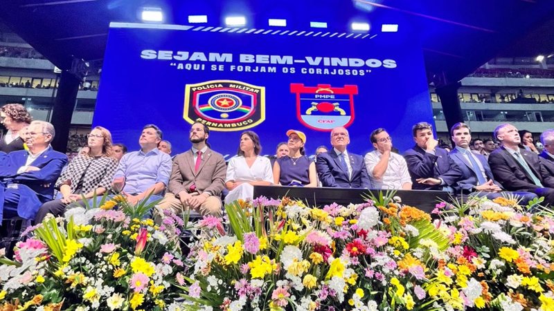 Raquel Lyra e Eduardo da Fonte sinalizam trégua em ato na Arena de Pernambuco