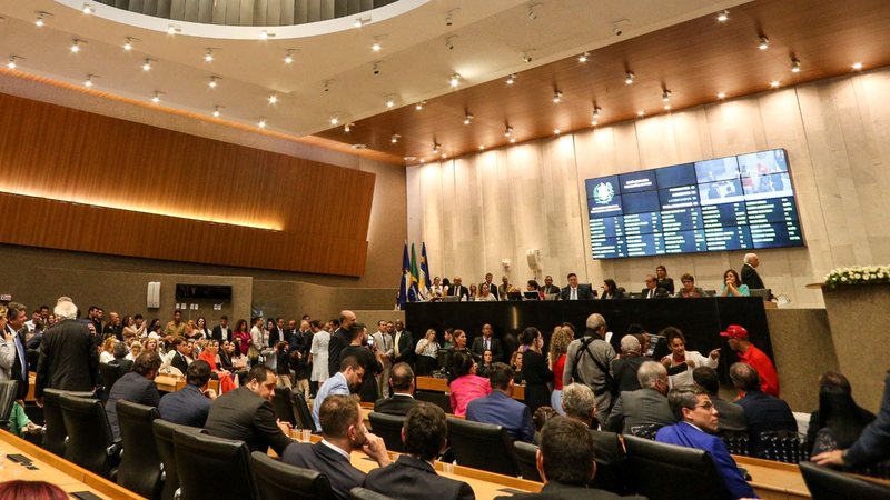 Alepe aprova em primeira discussão projeto que autoriza \u0027intervalo bíblico\u0027 nas escolas
