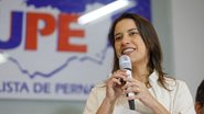 Raquel Lyra fala ao microfone