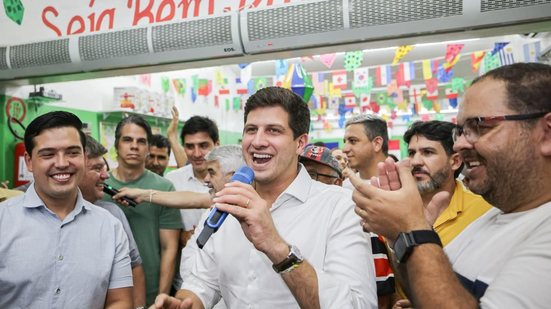 João Campos se reuniu no Sindicato dos Trabalhadores Rurais em Bezerros
					
					
					Edson Holanda