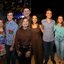 Montagem de duas fotos, à esquerda Miguel e Raquel juntos com Simão Durando e outras pessoas, todos com roupas juninas. À direita Miguel com João Campos, Marília Arraes, Silvinho e Márcia Conrado