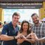 Miguel Coelho, Raquel Lyra e Túlio Gadelha sorriem fazendo coração com as mãos