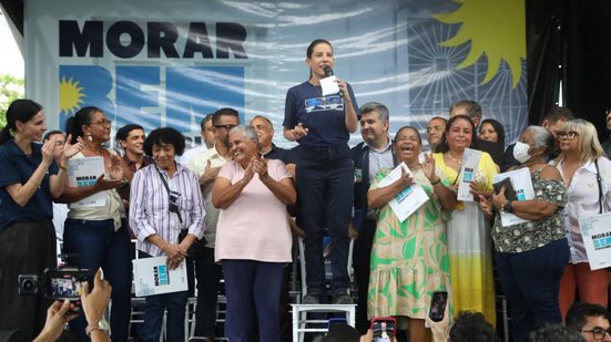 Raquel Lyra entrega 378 reformas e 141 títulos de propriedade e anuncia R$ 140 milhões em obras na RMR
					
					
					Foto: Hesíodo Góes/Secom