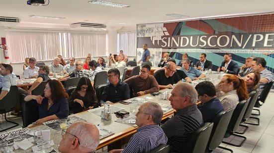 Os superintendentes da Caixa deram conta de cerca de R$ 8,5 bilhões em financiamentos habitacionais efetuados em 2025, em Pernambuco, e aproveitaram ainda para projetar a meta de ultrapassar R$ 9 bilhões no fechamento de 2026. - Foto: Divulgação