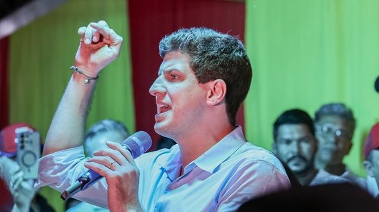 João Campos intensificou agendas pelo interior, depois de deixar a PCR
					
					
					Divulgação