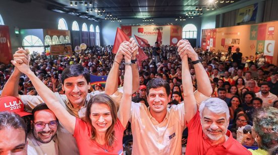 João Campos fala que não há donos de cidade e critica Raquel Lyra durante ato em Caruaru