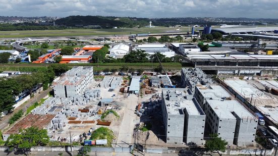 Durante vistoria, Victor Marques ressaltou o impacto da construção civil na geração de empregos
					
					
					Marlon Diego/PCR