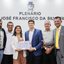 João Campos sendo homenageado em Araçoiaba