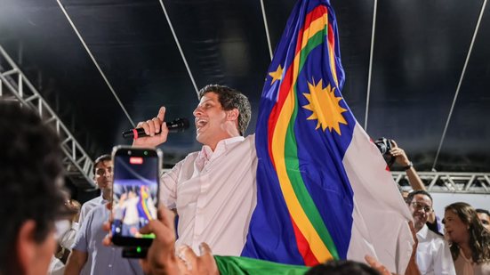João Campos reforça parceria com Lula e relaciona Raquel à direita em agendas de último dia para participar de inaugurações