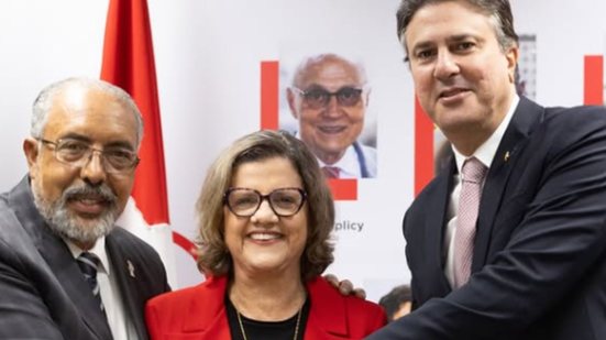 Paulo Paim, Teresa Leitão e Camilo Santana
					
					
					Mariana Leal