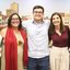 Glauce Medeiros, Victor Marques, Luciana Albuquerque, Cecília Cruz e outras mulheres sorriem abraçados lado a lado