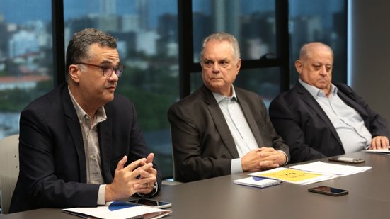 Imagem Comércio, serviços e turismo pressionam Senado e pedem adiamento da votação da PEC 6x1