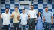 Com mãos unidas estão em frente ao painel do união progressistas Lula da Fonte, Miguel Coelho, Eduardo da Fonte, Carlos Andrade Lima, Irmã Jane e Fernando Filho