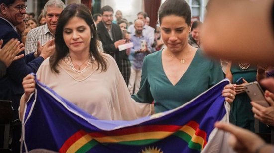 Priscila Krause e Raquel Lyra seguram bandeira de Pernambuco