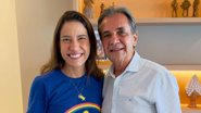Raquel Lyra e Carlos Santana sorriem lado a lado