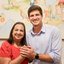 Adilma Lacerda e João Campos com as mãos unidas