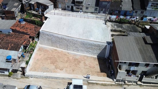 Contenção de Encosta em Água Fria foi entregue neste sábado, 12 de setembro de 2026
					
					
					Ivison Gambarra (aérea)/Prefeitura do Recife