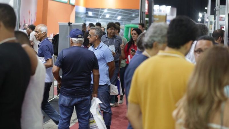 Feira da construção reúne mais de 400 marcas e empresas de 15 estados no Centro de Convenções